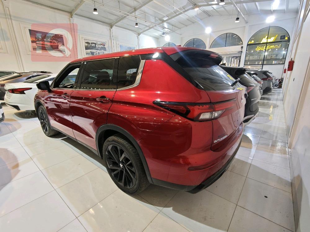 ميتسوبيشي اوتلاندر